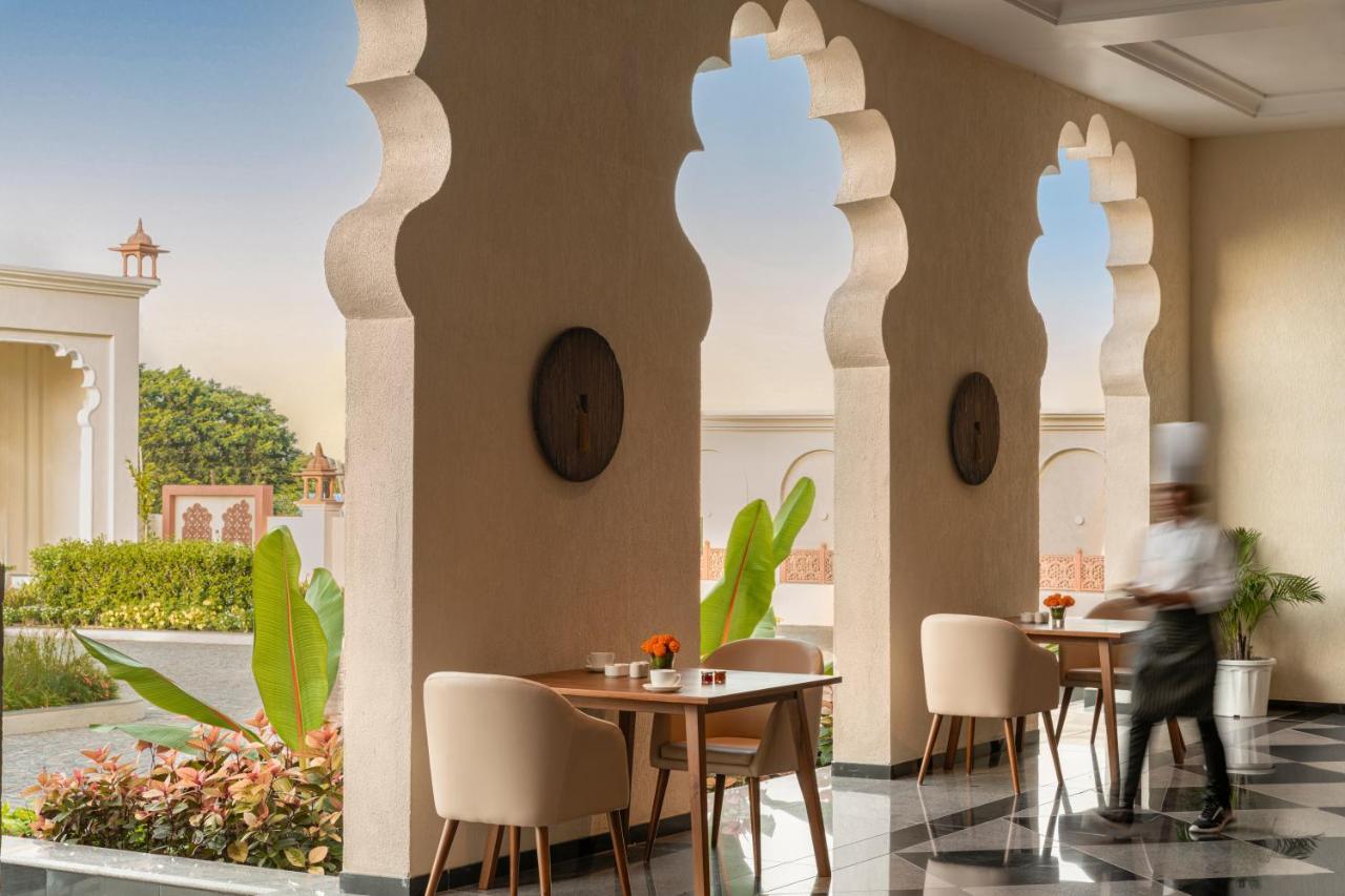Uday Palace Navsari, A Member Of Radisson Individuals Exterior foto
