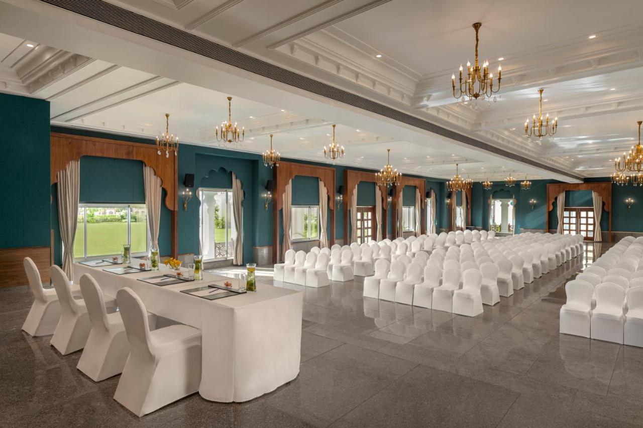 Uday Palace Navsari, A Member Of Radisson Individuals Exterior foto